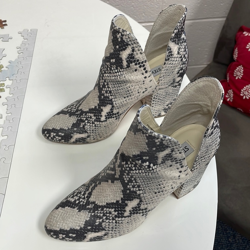 Steve Madden Ankle Boots. Size 7.5